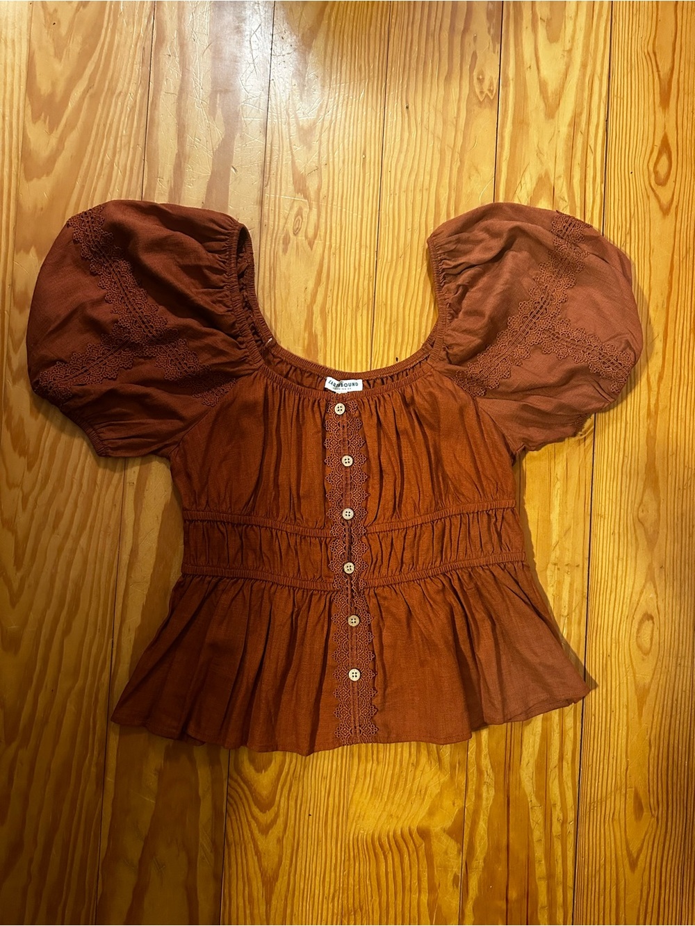 EARTHBOUND Rust Brown Puff-Sleeve Button Front Blouse